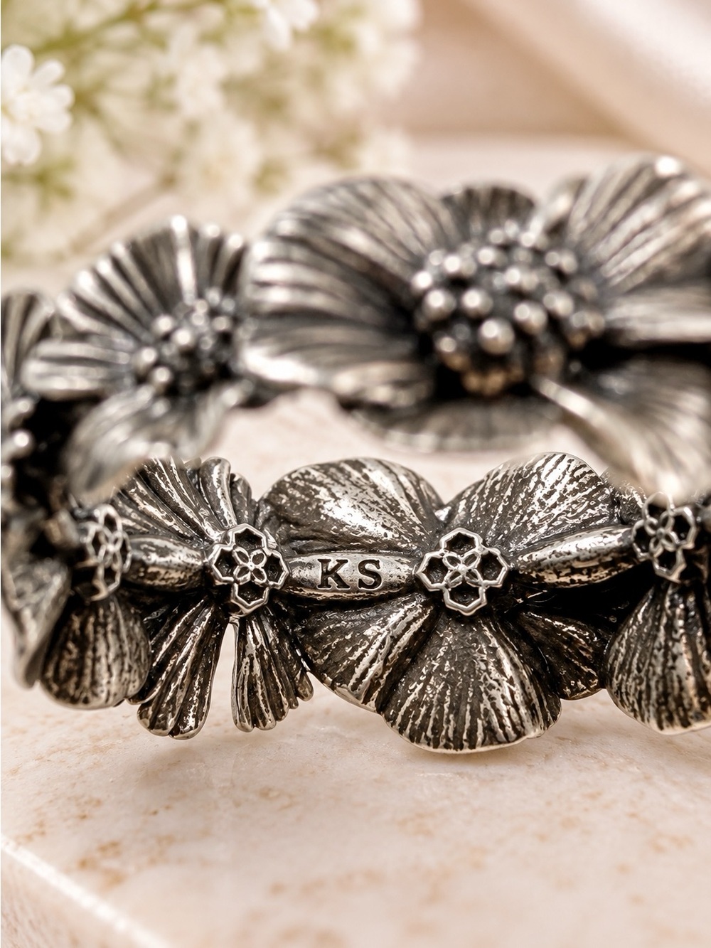 Kendra Scott Cailey Flower Vintage Silver Band Ring. Size 7 - Picture 5 of 5